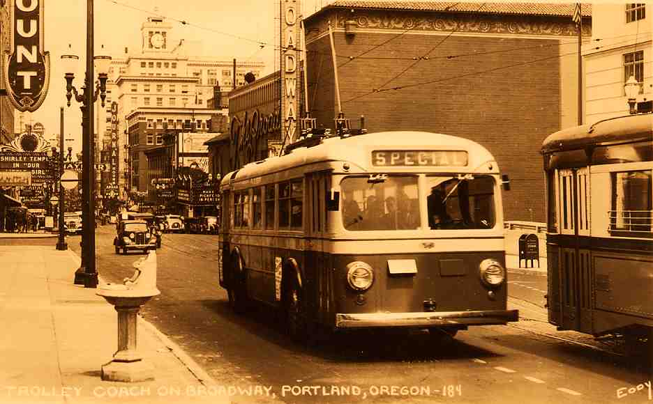 !trolleycoachonbroadwaya